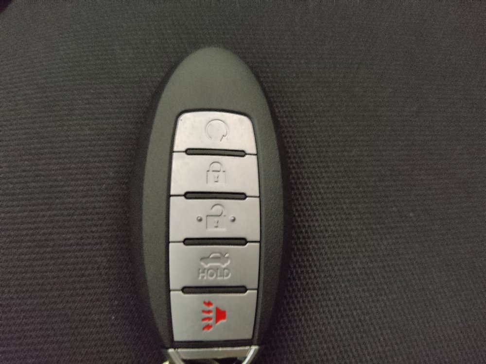 Used 2020 Nissan Versa SV FWD image 32