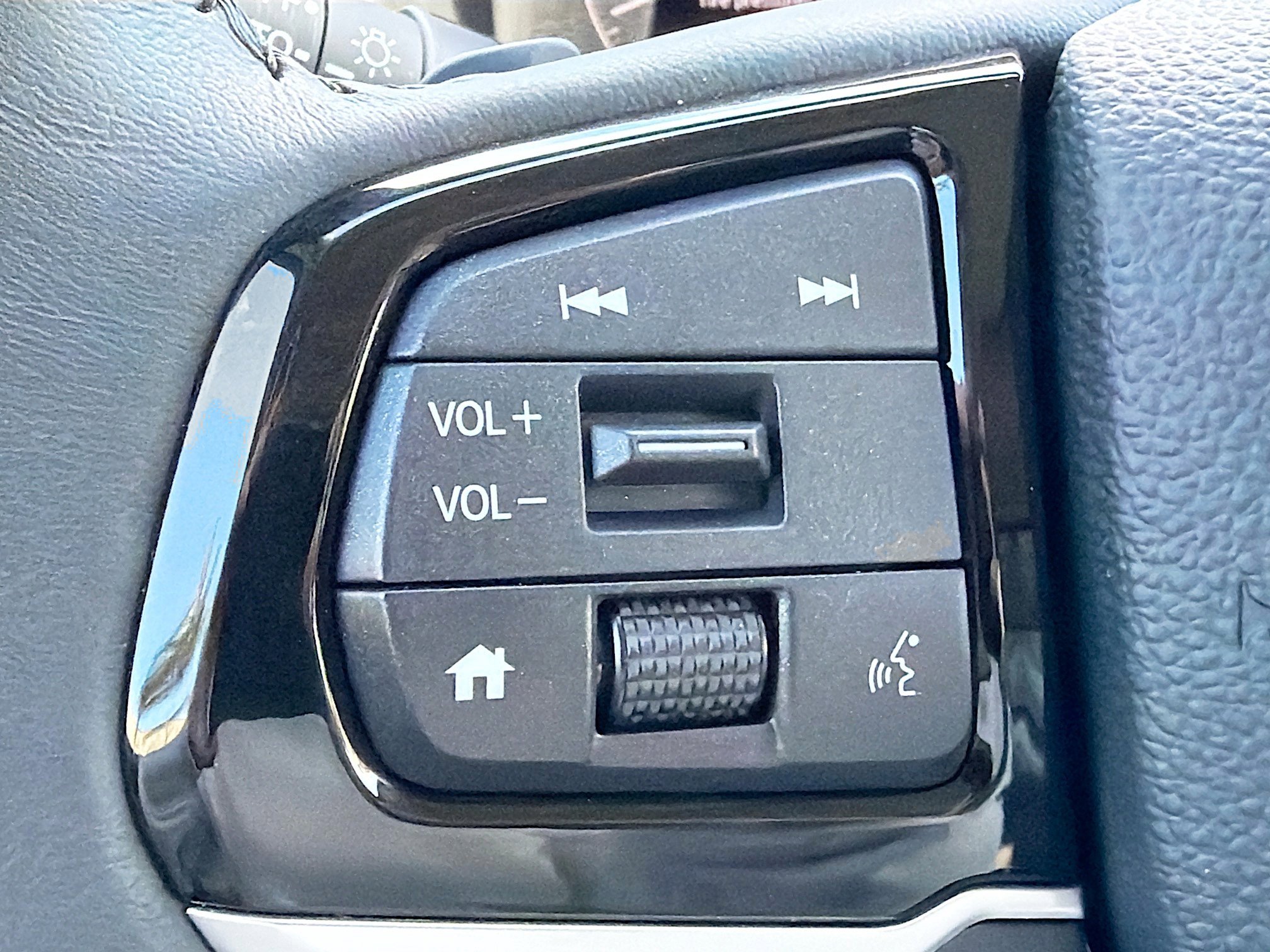 Used 2025 Honda Odyssey Touring image 39