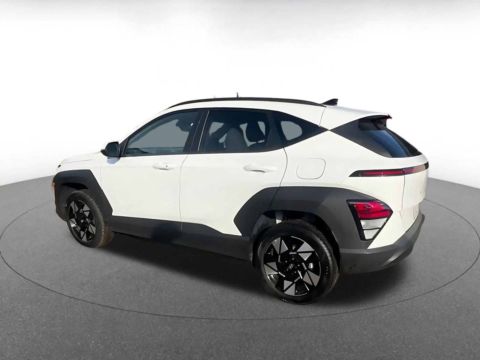 Used 2025 Hyundai Kona SEL image 9