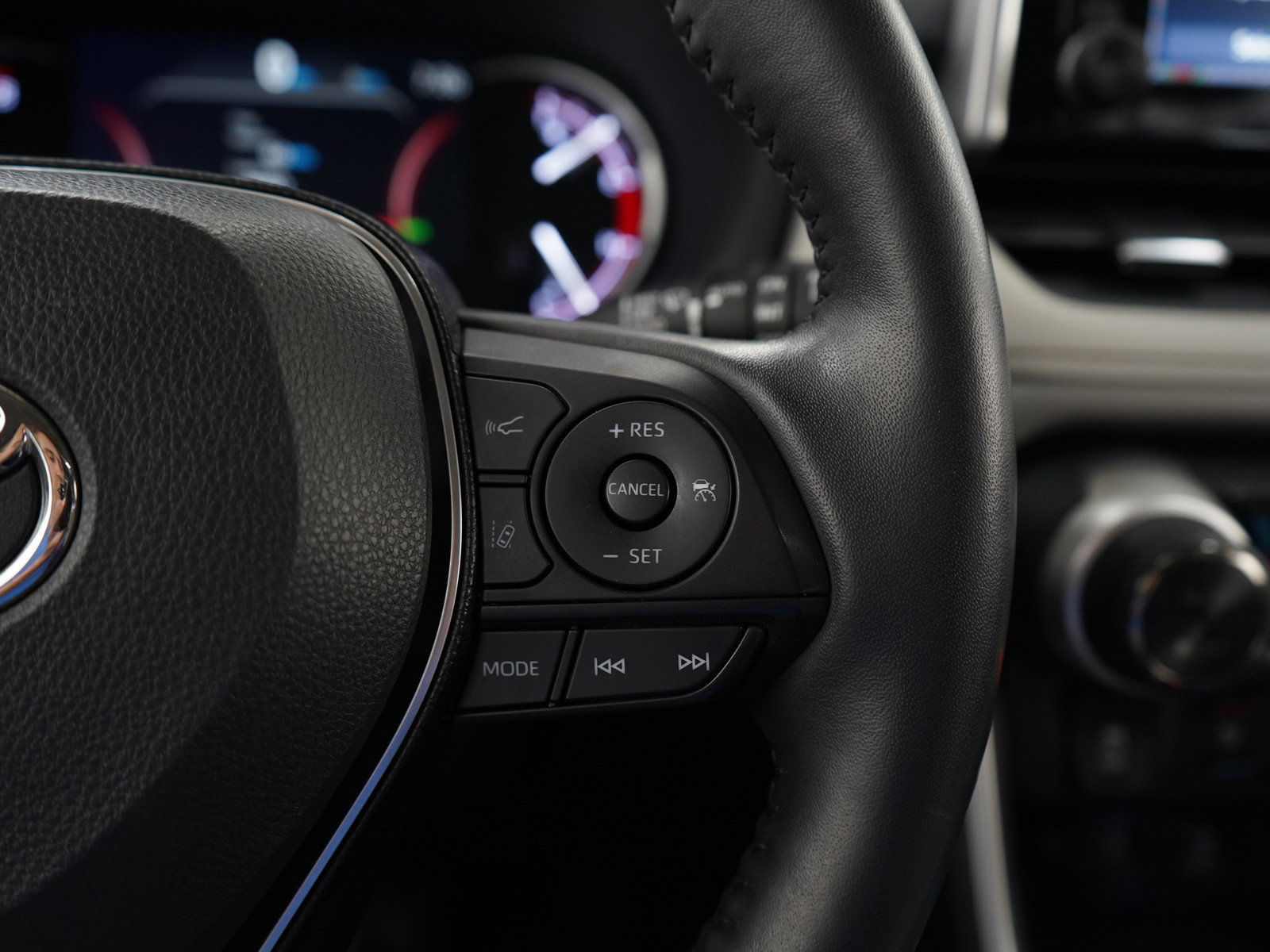 Used 2019 Toyota RAV4 Limited image 26