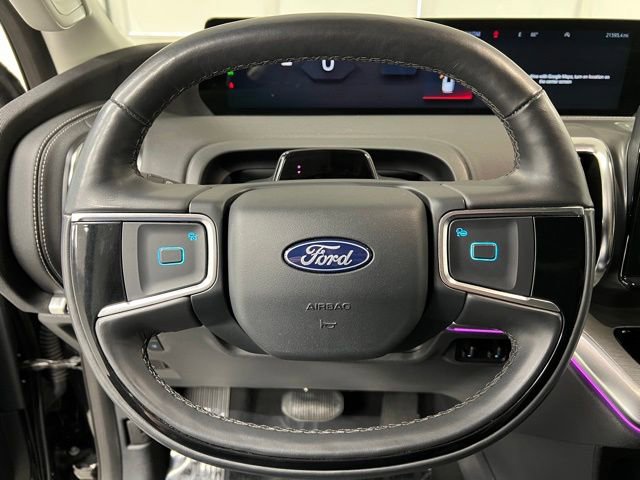 Used 2025 Ford Expedition Platinum image 23