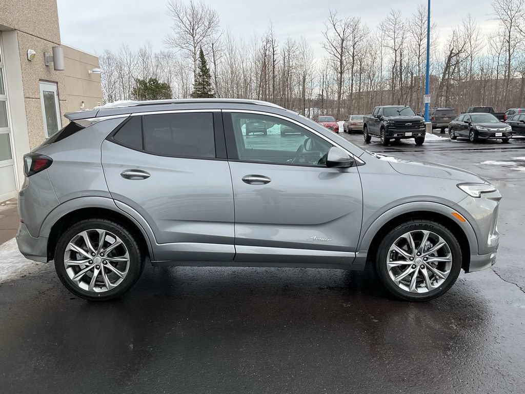 Used 2024 Buick Encore GX Avenir w/ Avenir Convenience Package FWD image 4
