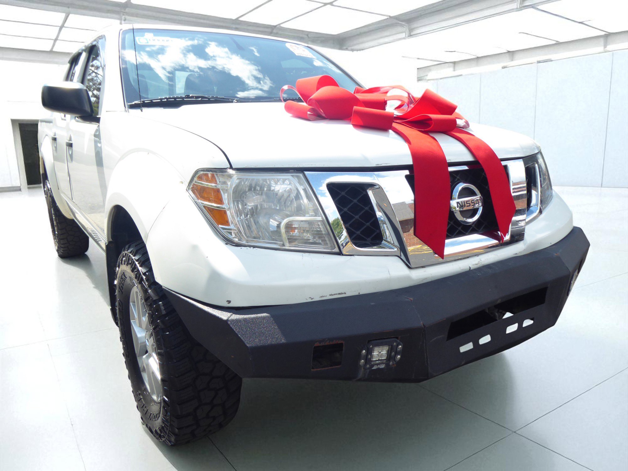 Used 2016 Nissan Frontier SV image 3