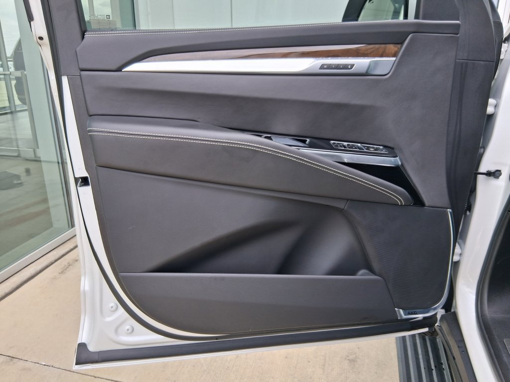 Used 2025 Cadillac Escalade Sport Platinum AWD/4WD image 18