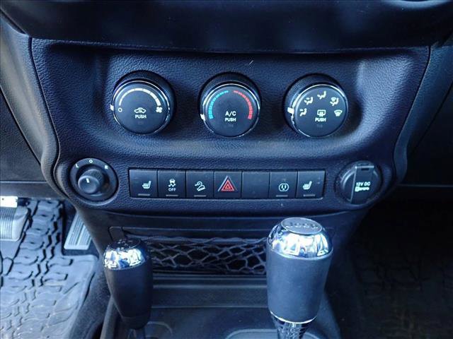 Used 2015 Jeep Wrangler Sahara w/ Connectivity Group AWD/4WD image 16