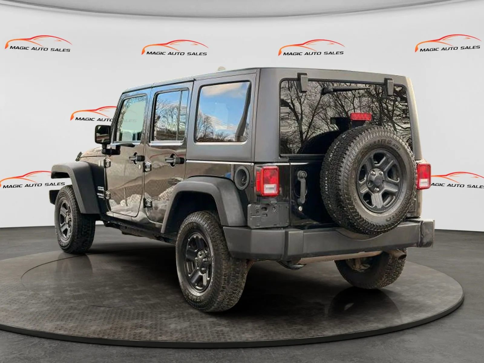Used 2016 Jeep Wrangler Unlimited Sport w/ Connectivity Group image 4