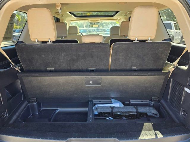 Used 2022 Ford Expedition Limited image 44