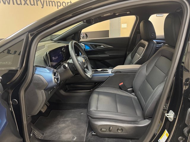 Used 2025 Chevrolet Equinox EV LT w/ Convenience Package image 8