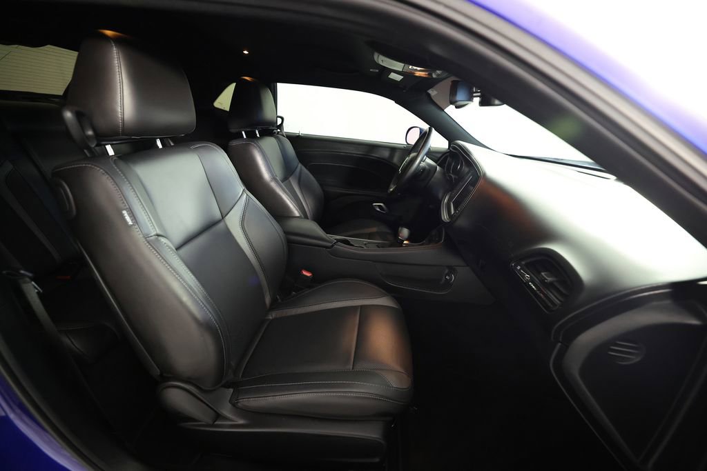 Used 2022 Dodge Challenger SXT w/ Plus Package RWD image 10