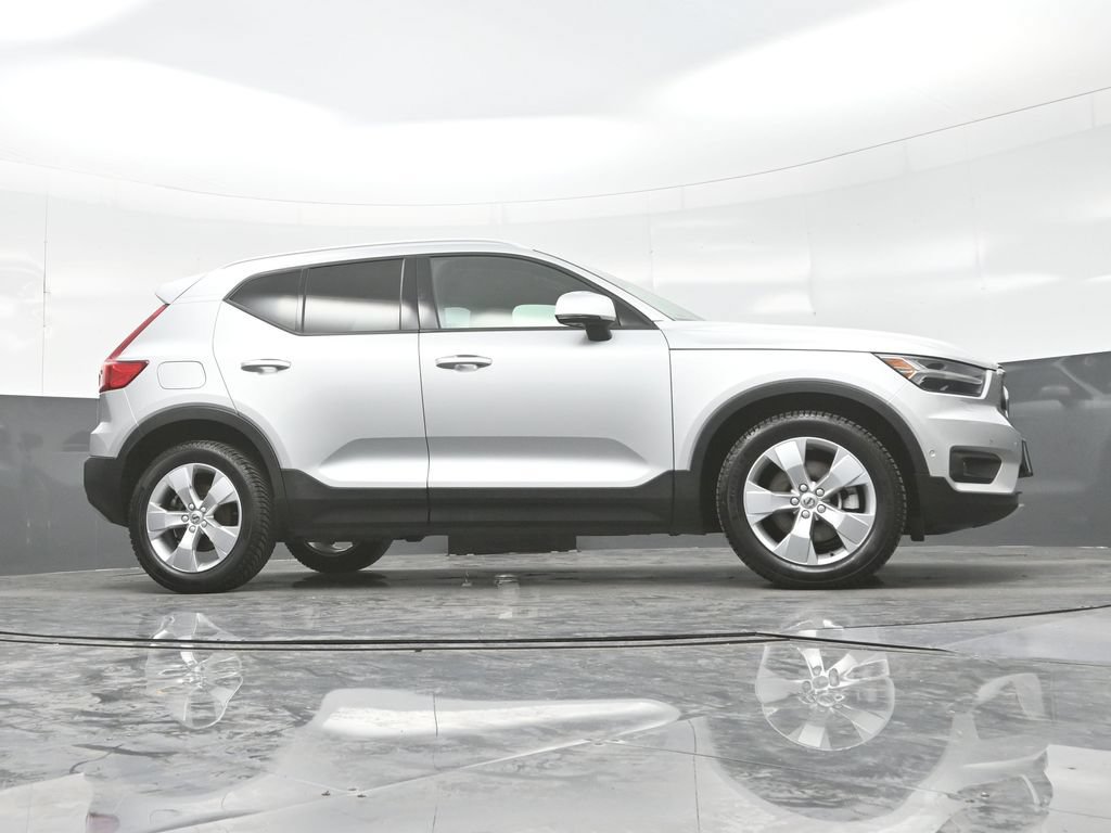 Used 2019 Volvo XC40 T5 Momentum AWD/4WD image 29