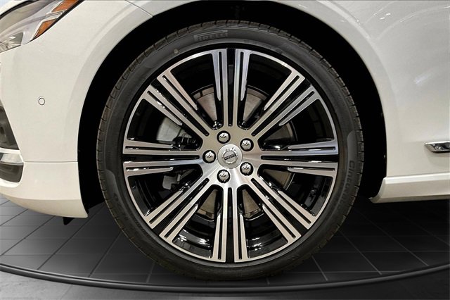 New 2025 Volvo S90 B6 Ultra w/ Lounge Package image 13