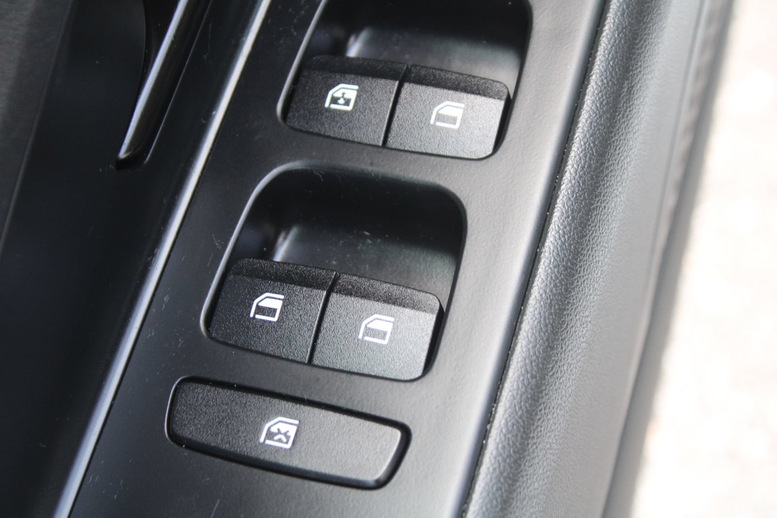 Used 2025 Hyundai Elantra Sport FWD image 19