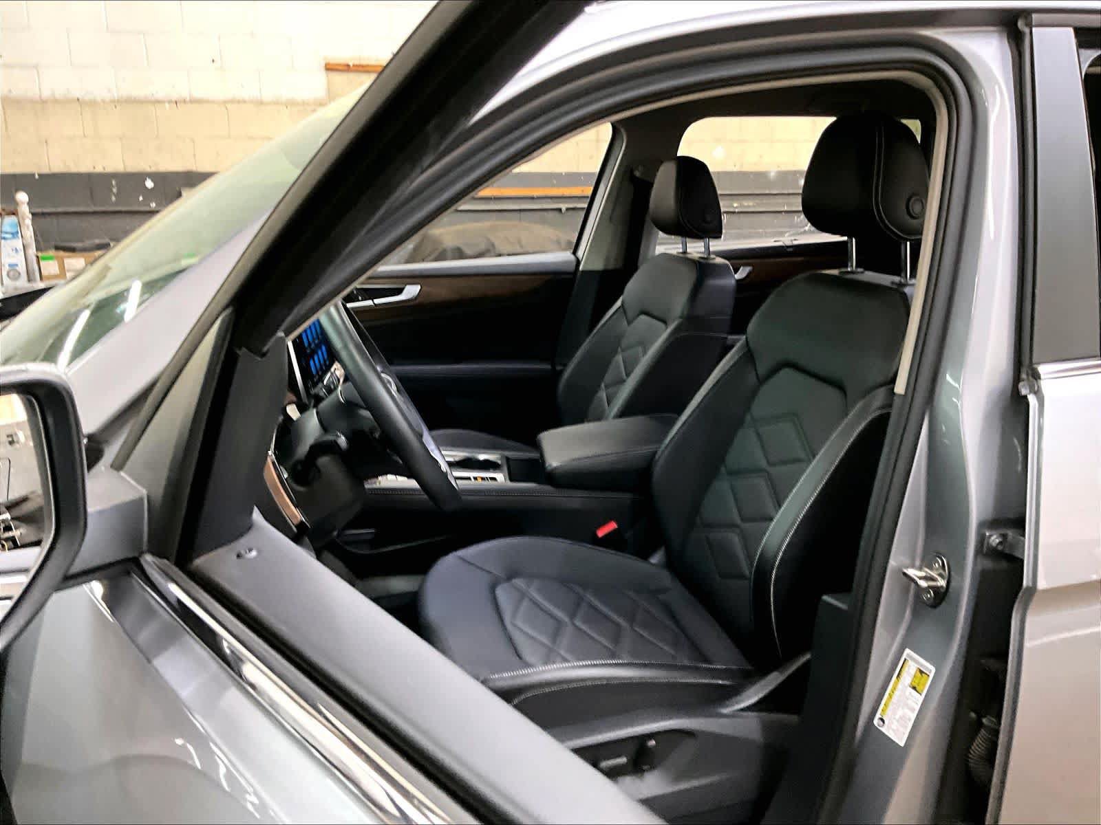 Used 2024 Volkswagen Atlas SE AWD/4WD image 27