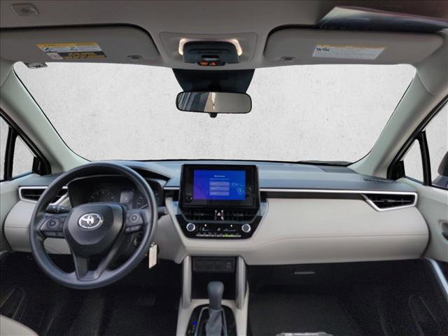 Used 2025 Toyota Corolla Cross L image 17