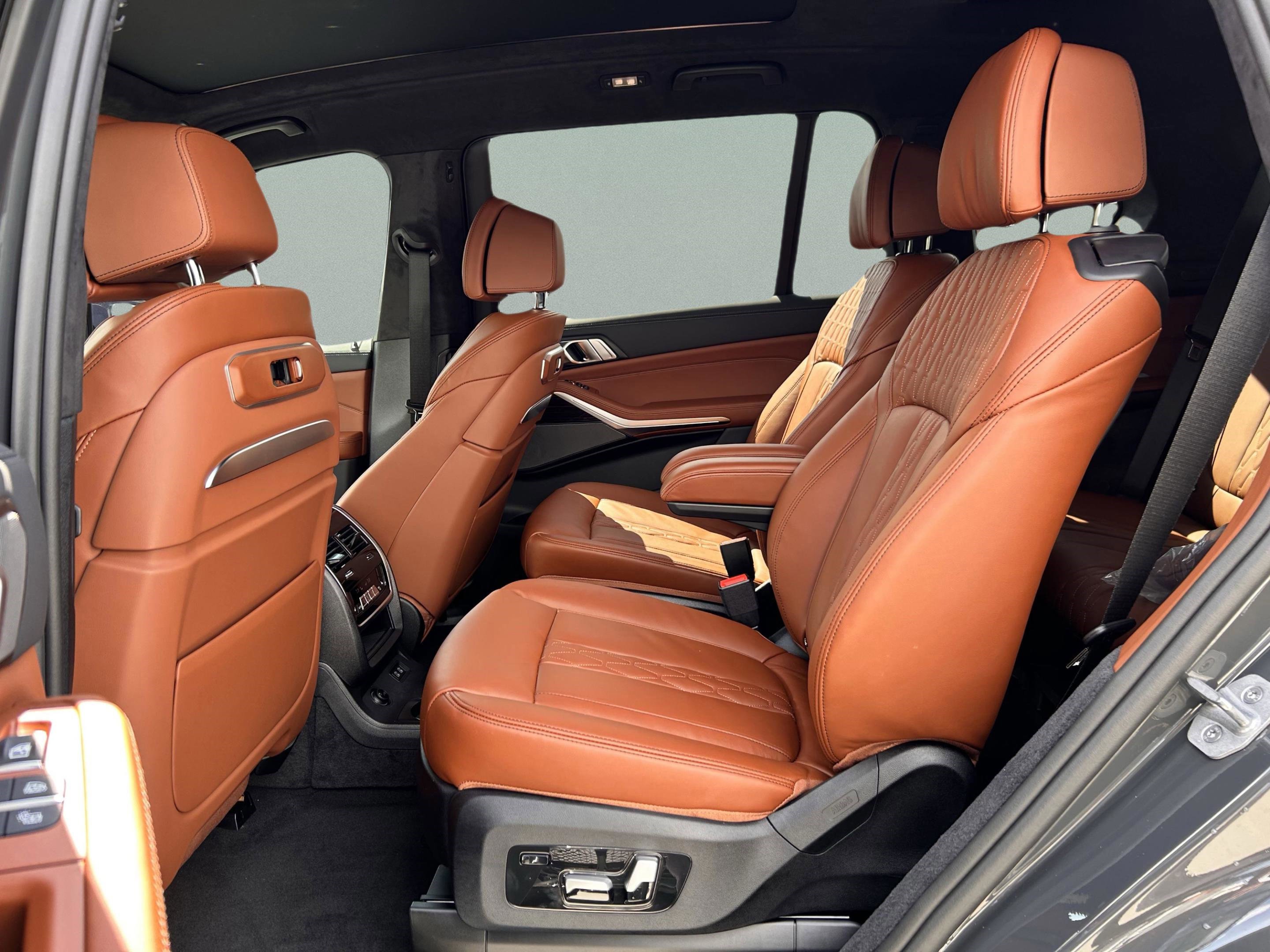 Used 2026 BMW X7 M60i image 25