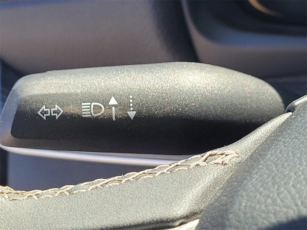 Used 2023 Jeep Wagoneer L Series II image 25