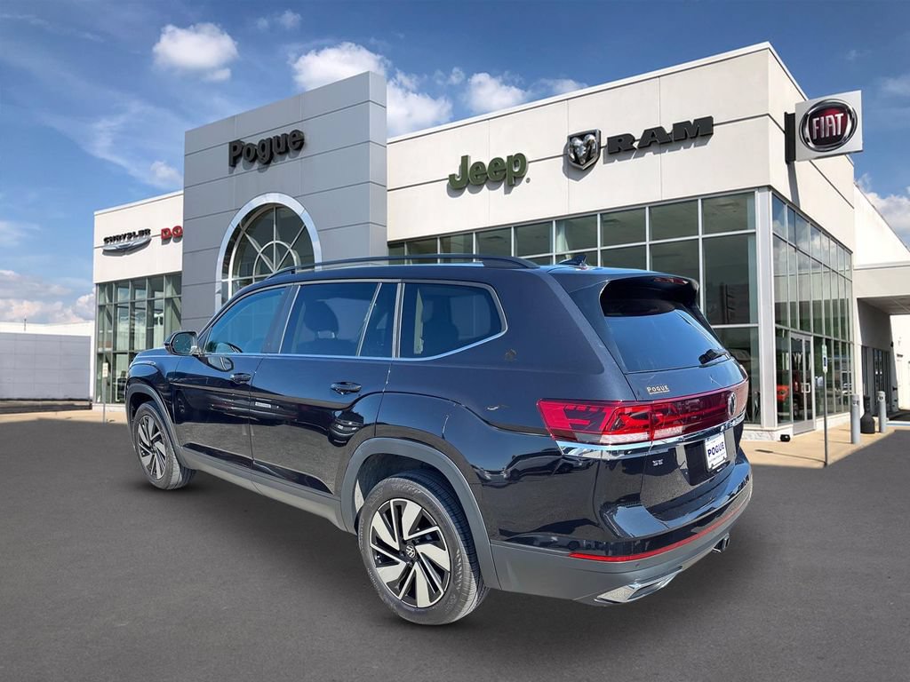 Used 2025 Volkswagen Atlas SE AWD/4WD image 3