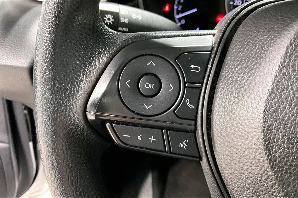 Used 2022 Toyota Corolla LE image 23