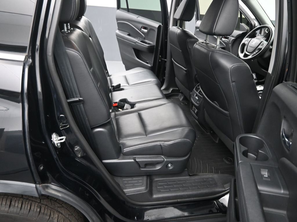 Used 2017 Honda Pilot Touring image 16