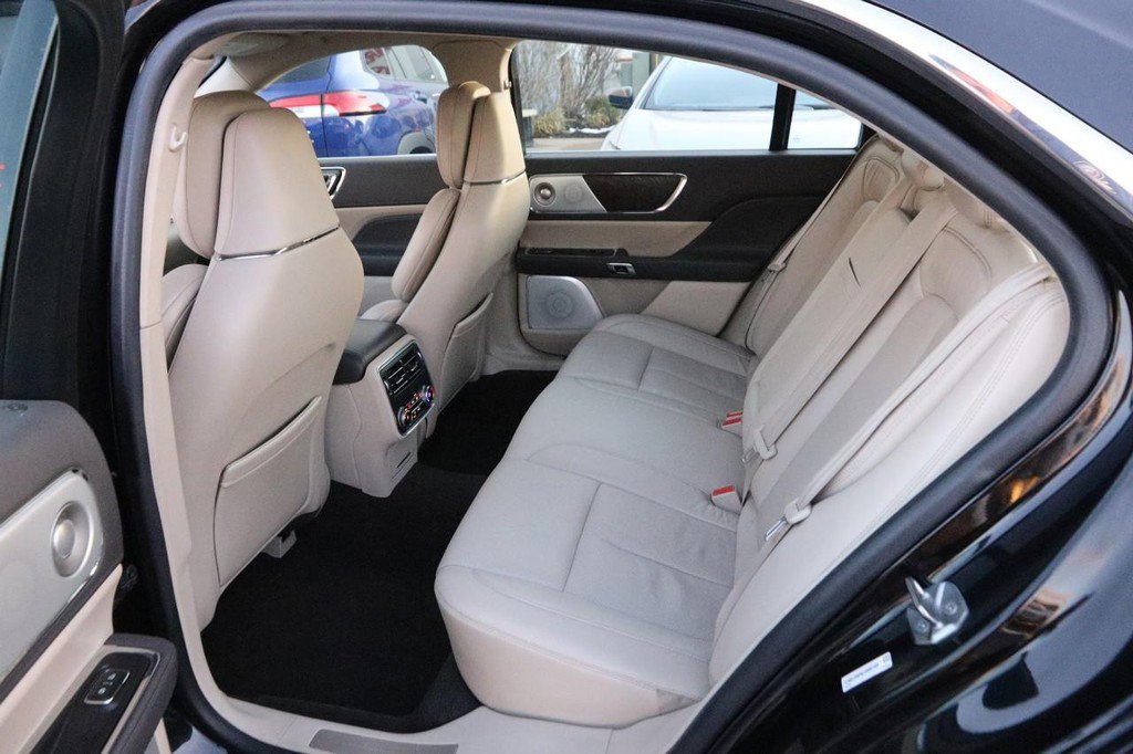 Used 2020 Lincoln Continental Reserve w/ Luxury Package image 10