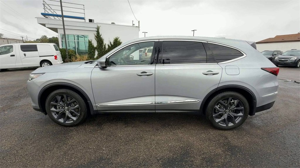 Used 2023 Acura MDX SH-AWD w/ Technology Package image 5
