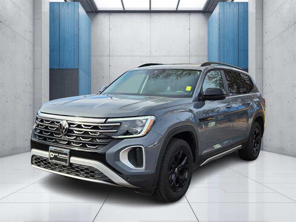 Used 2025 Volkswagen Atlas Peak Edition SE image 26