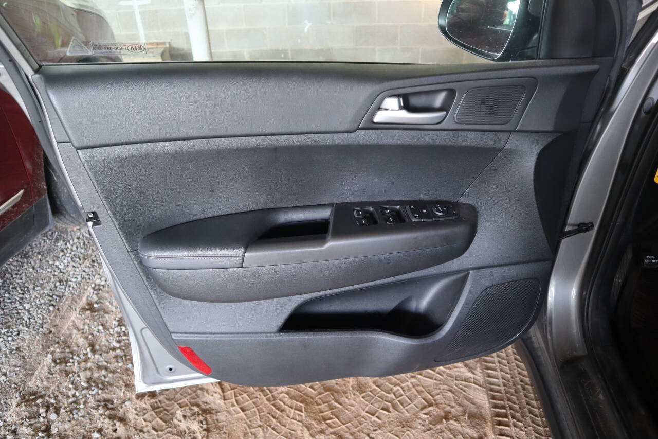 Used 2019 Kia Sportage LX w/ Paint Protection Package FWD image 23
