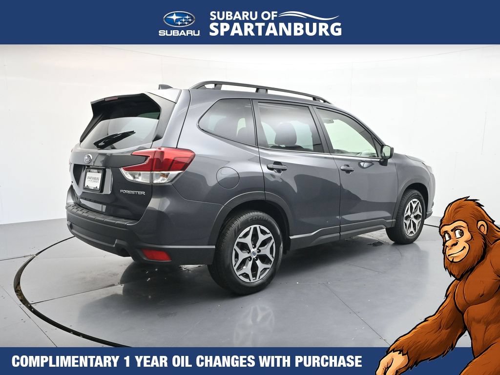 Used 2023 Subaru Forester Premium AWD/4WD image 8
