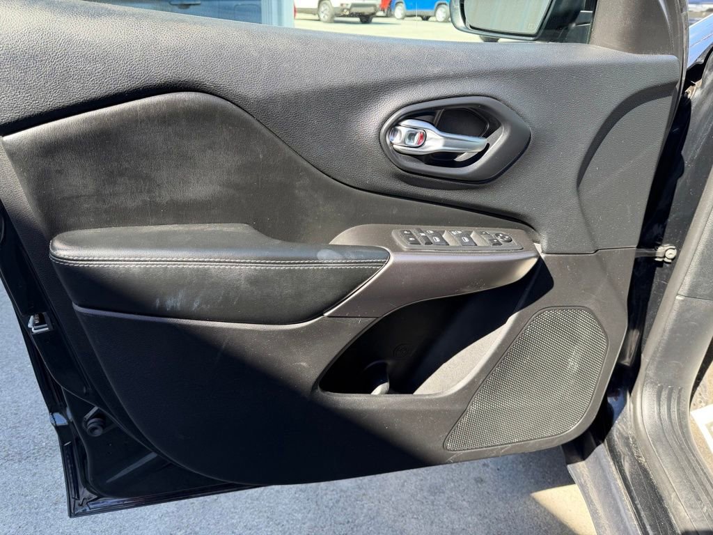 Used 2020 Jeep Cherokee Latitude image 13