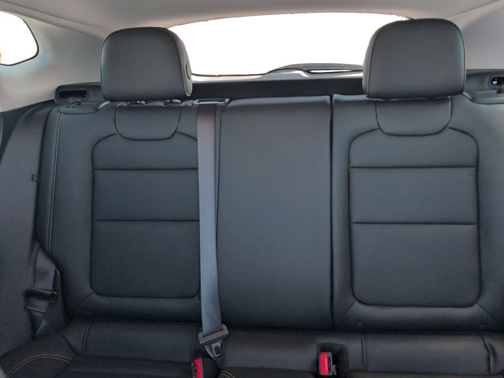 Used 2024 Chevrolet Trax ACTIV w/ Sunroof Package FWD image 10