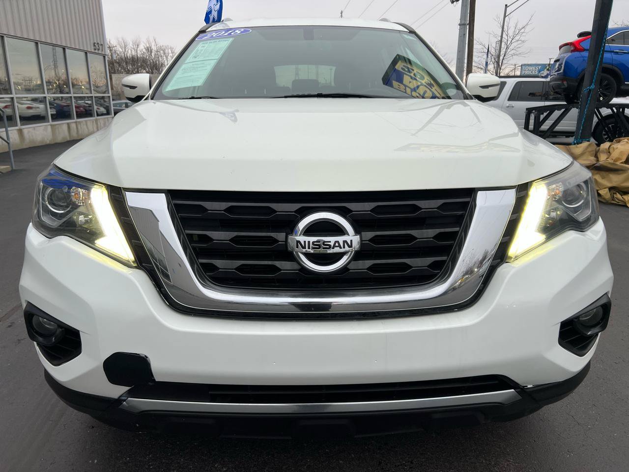 Used 2018 Nissan Pathfinder SV AWD/4WD image 9