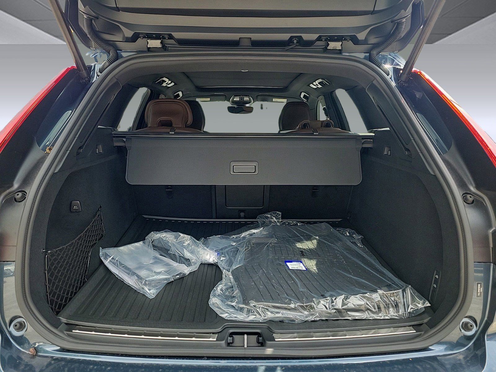 New 2024 Volvo XC60 B5 Ultimate image 32