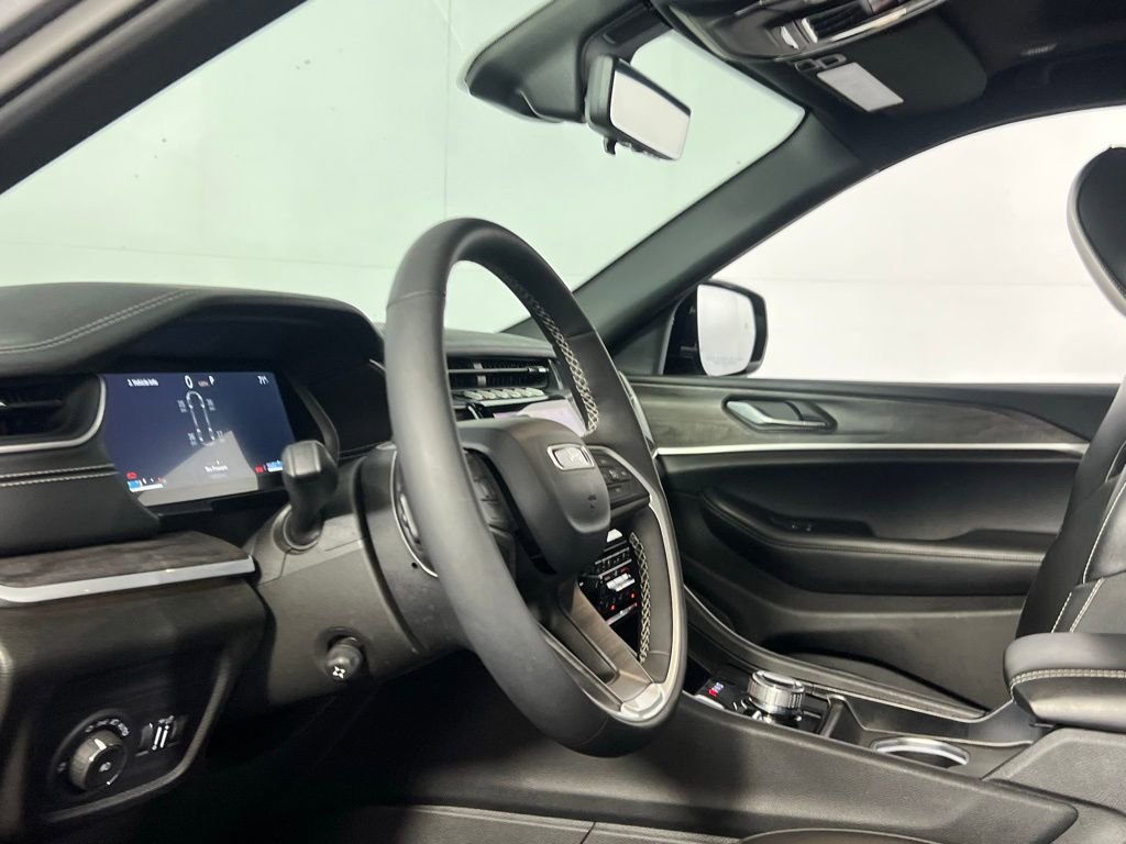 Used 2024 Jeep Grand Cherokee L Limited w/ Luxury Tech Group II image 22