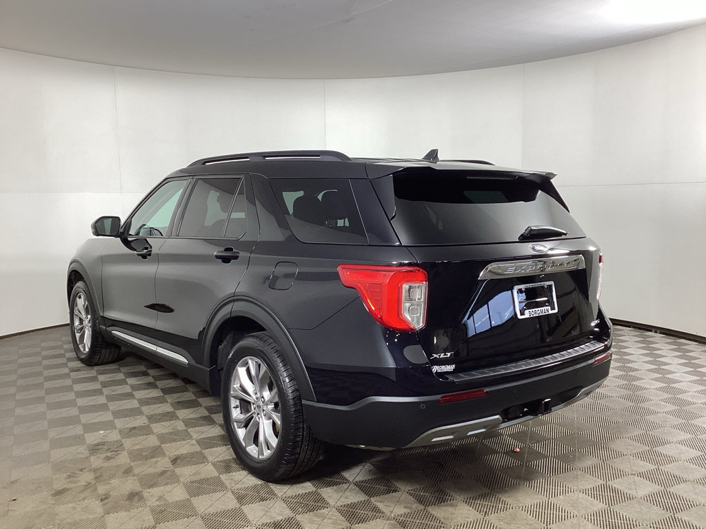 Used 2023 Ford Explorer XLT w/ Equipment Group 202A AWD/4WD image 4