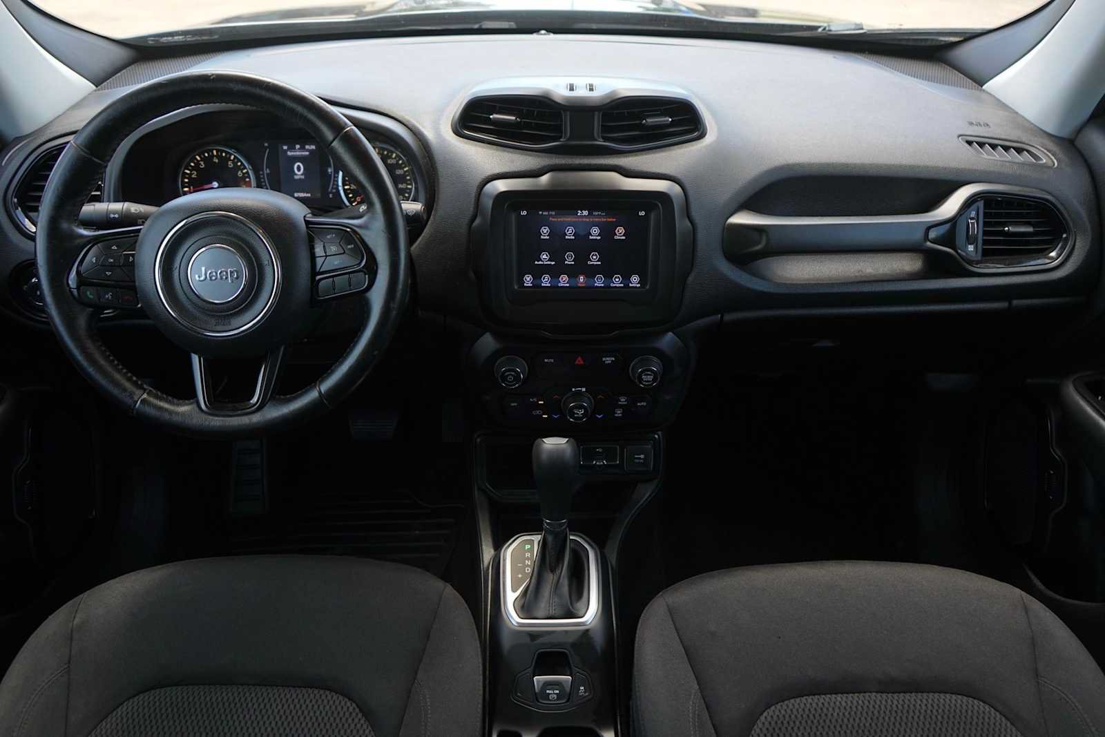 Used 2018 Jeep Renegade Altitude FWD image 10