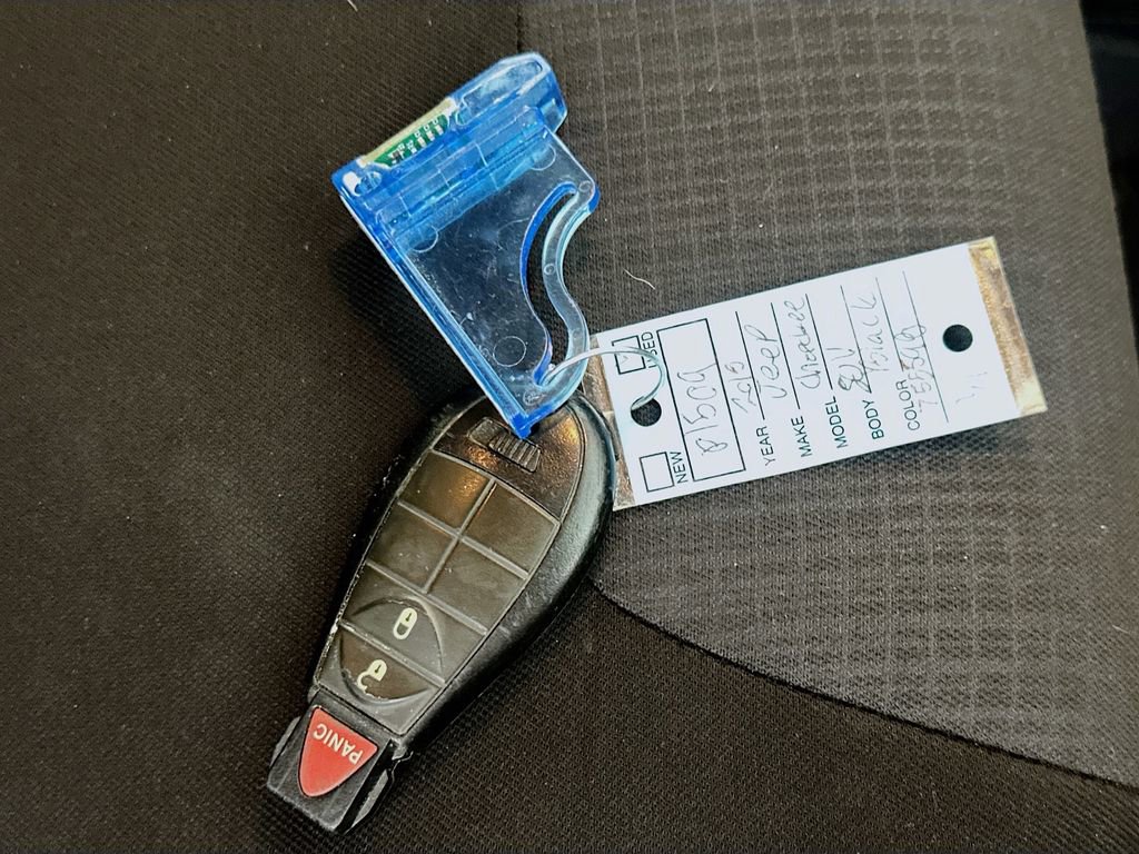 Used 2015 Jeep Cherokee Latitude image 33