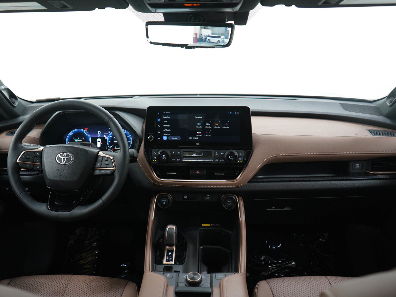 Used 2025 Toyota Grand Highlander AWD Hybrid image 14