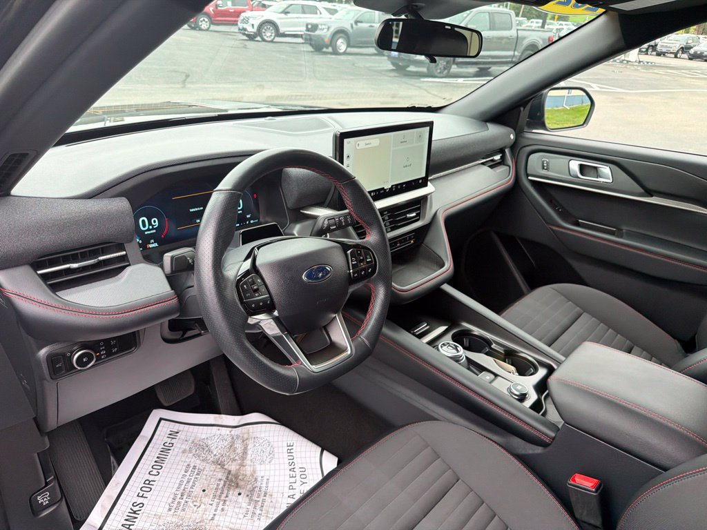Certified 2025 Ford Explorer ST-Line w/ ST-Line Street Pack AWD/4WD image 11