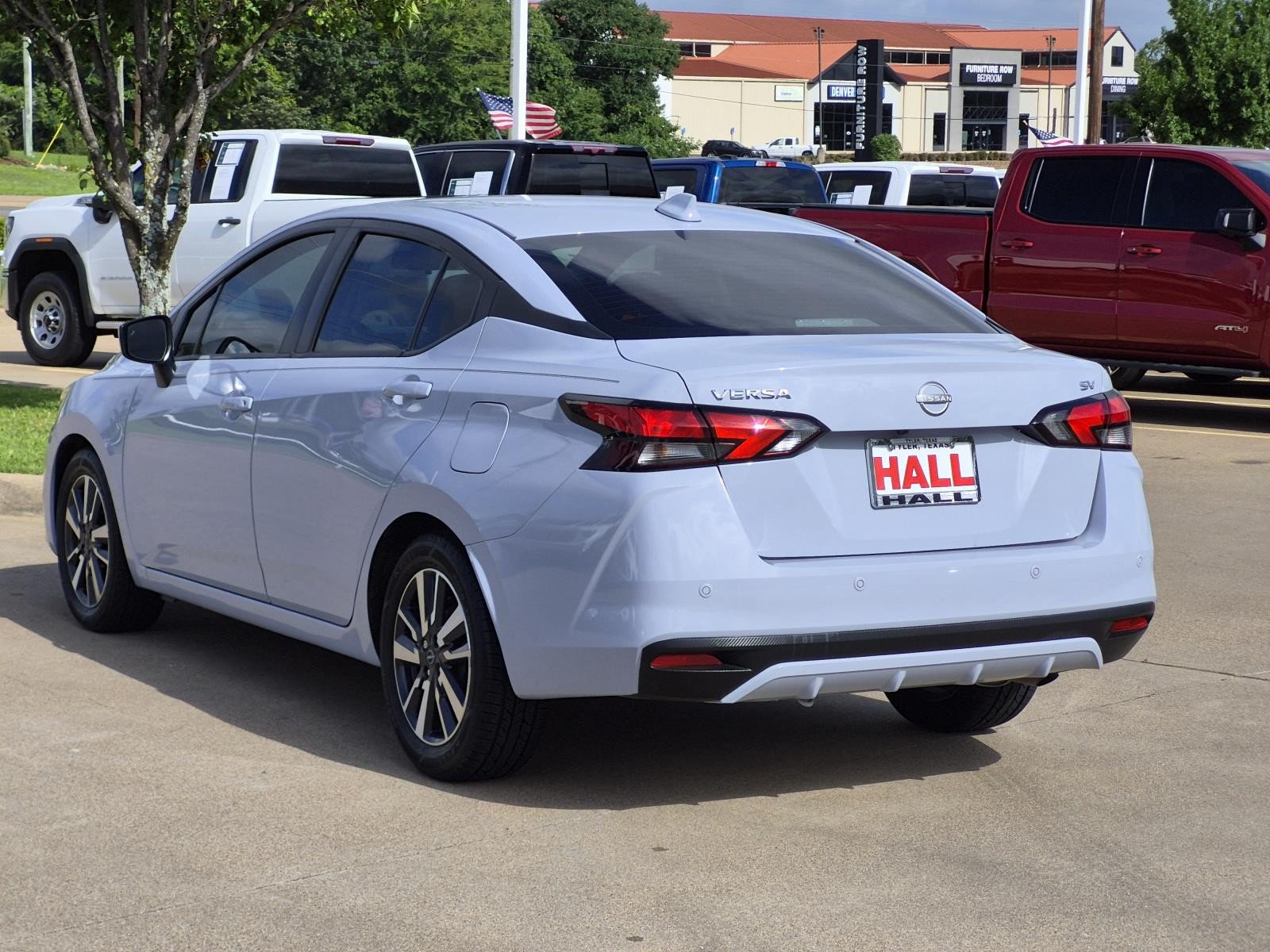 Used 2023 Nissan Versa SV w/ Trunk Package FWD image 4