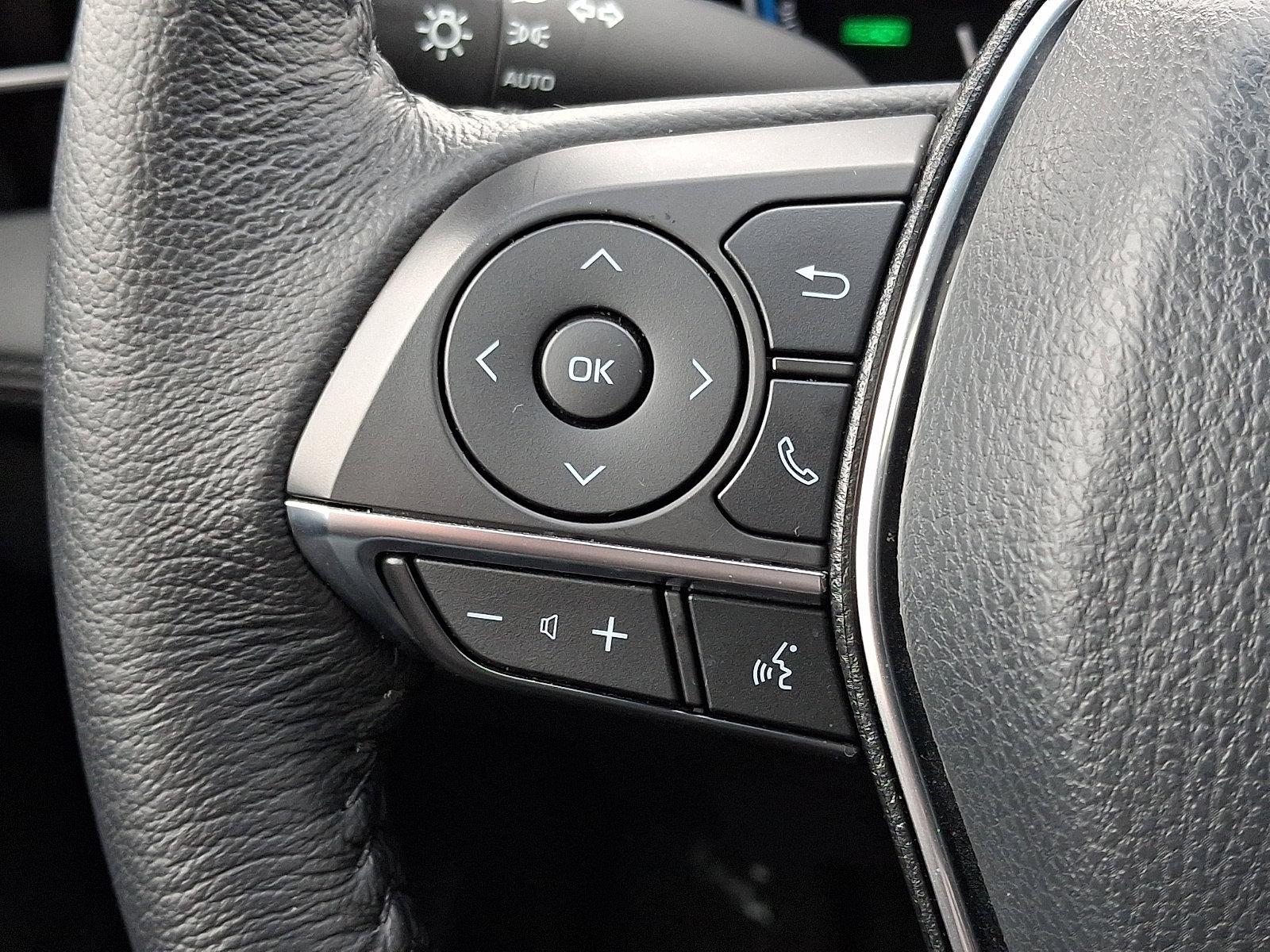 Certified 2021 Toyota Avalon XLE w/ Moonroof Package image 22