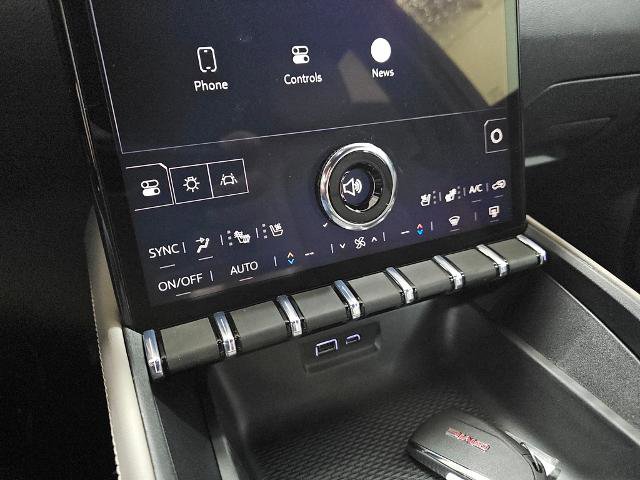 Used 2026 GMC Terrain Elevation w/ Elevation Premium Package image 19