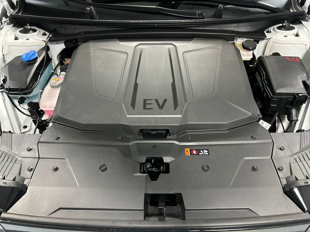 New 2025 Hyundai Ioniq 5 SEL image 24