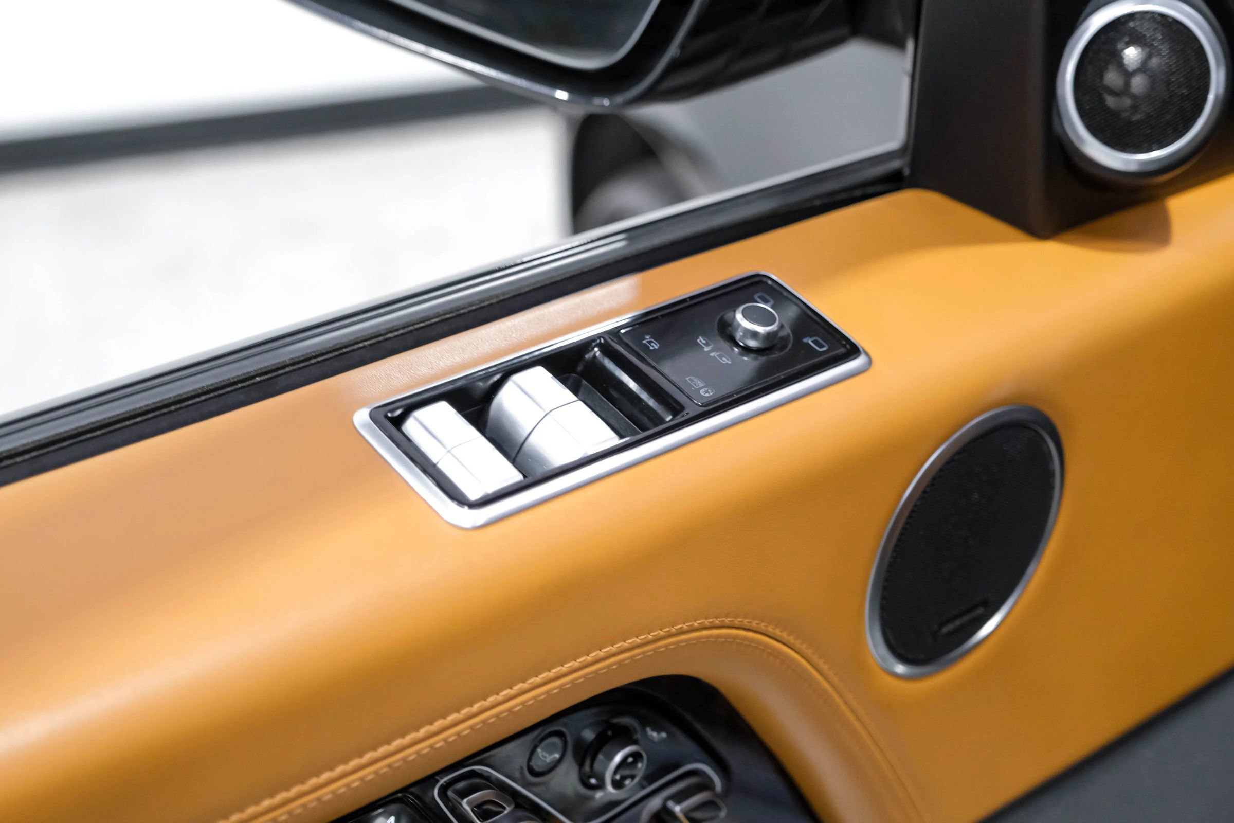 Used 2019 Land Rover Range Rover Long Wheelbase Autobiography image 47