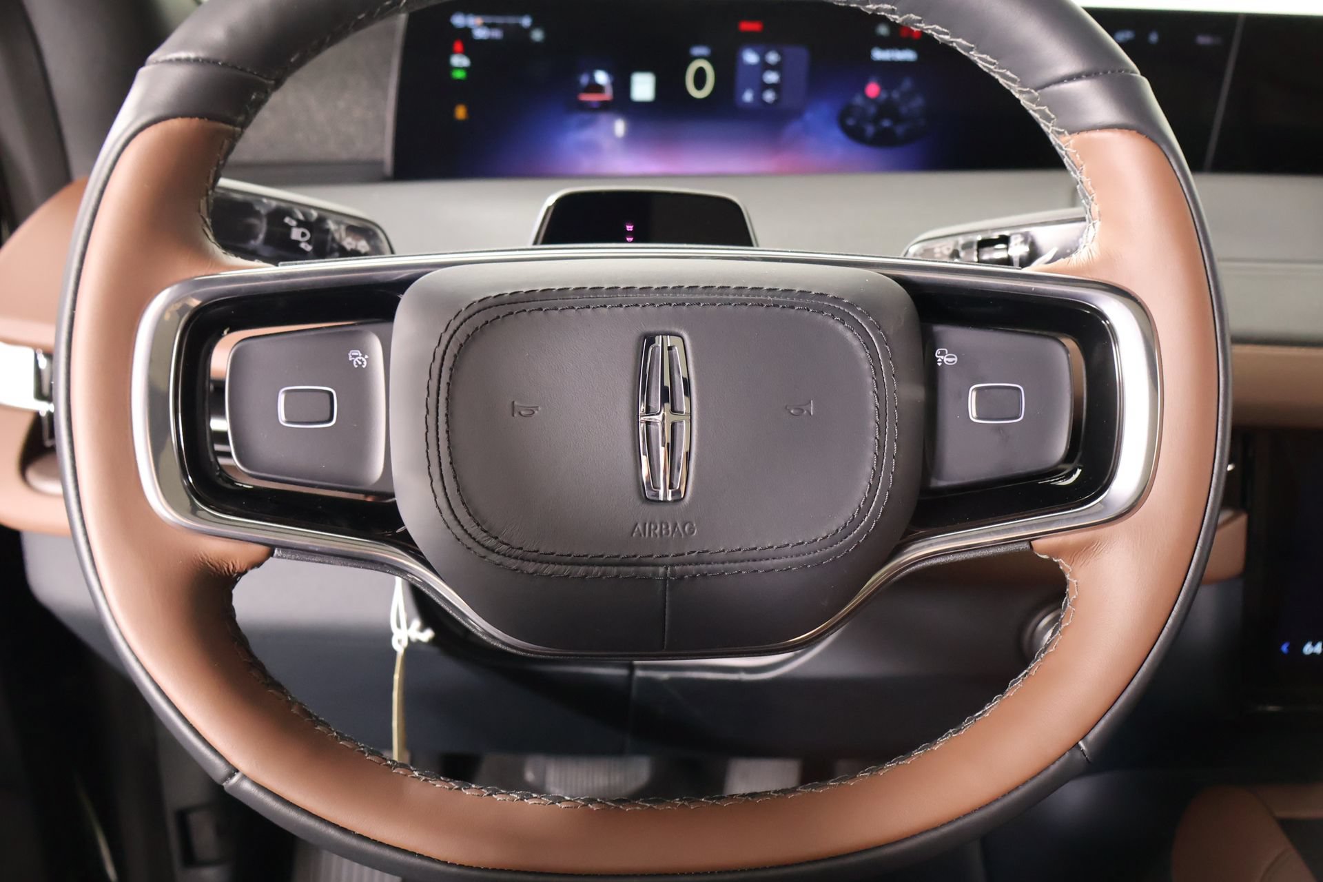 New 2026 Lincoln Navigator L Reserve AWD/4WD image 3