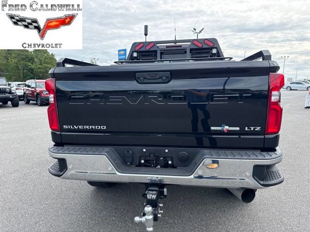 Used 2022 Chevrolet Silverado 2500 LTZ w/ LTZ Convenience Package AWD/4WD image 4