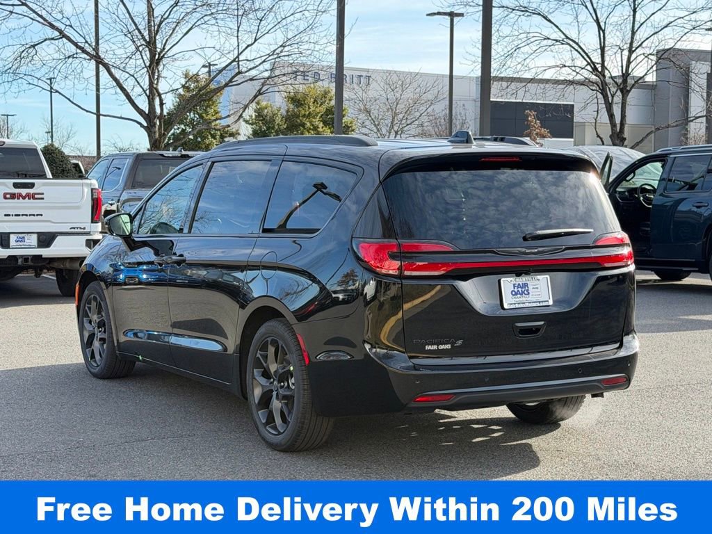 New 2026 Chrysler Pacifica Select w/ S Appearance Package image 8