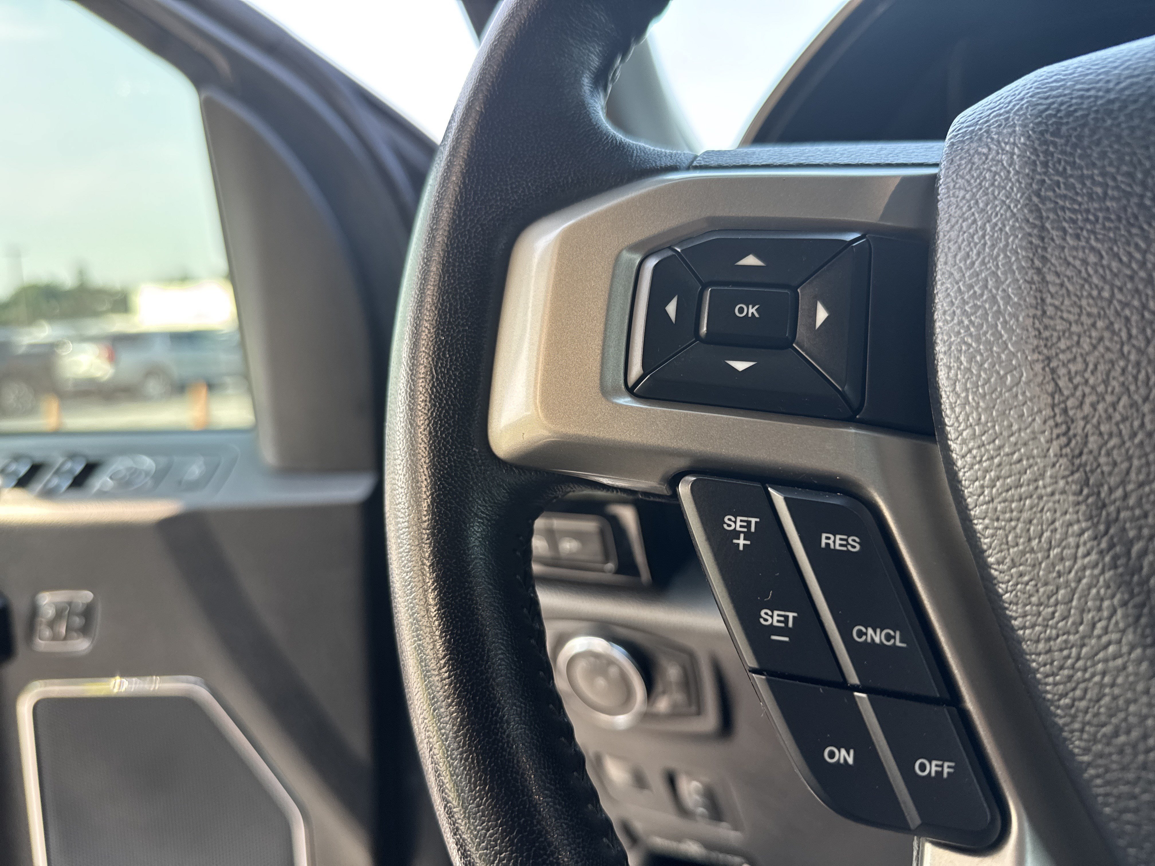 Used 2021 Ford F250 Lariat w/ Lariat Ultimate Package AWD/4WD image 20