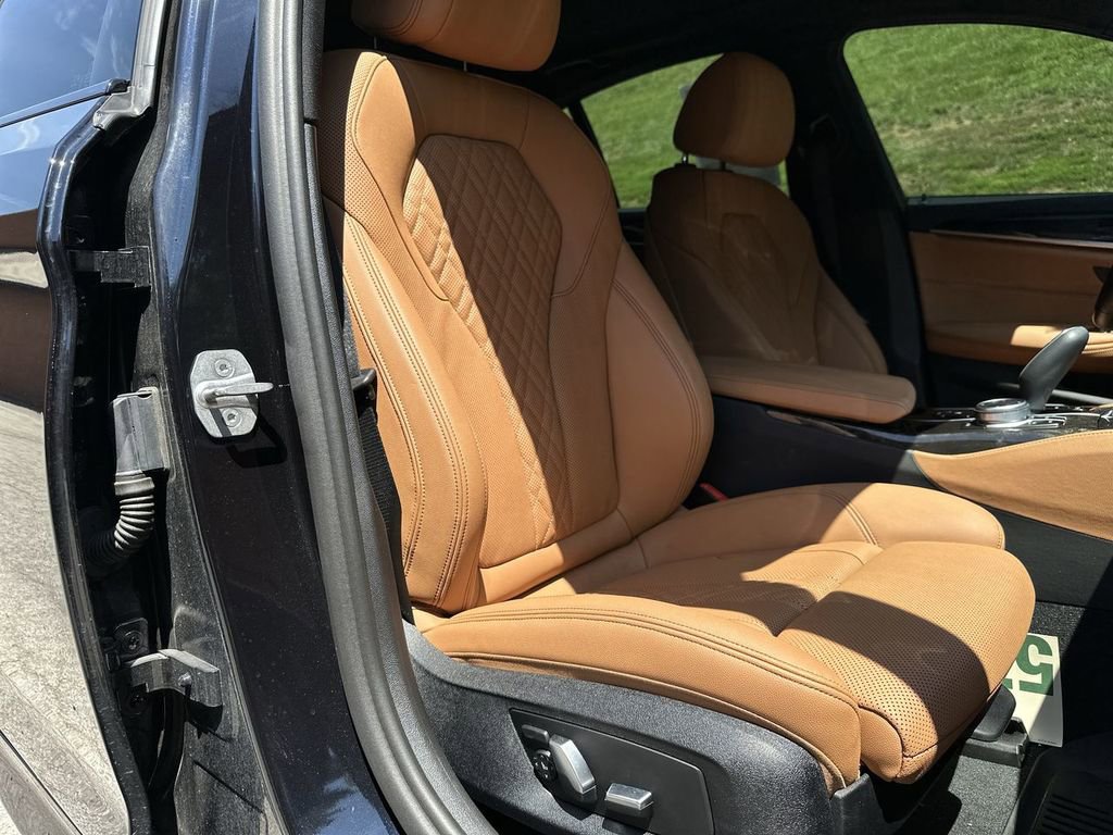 Used 2022 BMW 540i xDrive w/ M Sport Package image 50