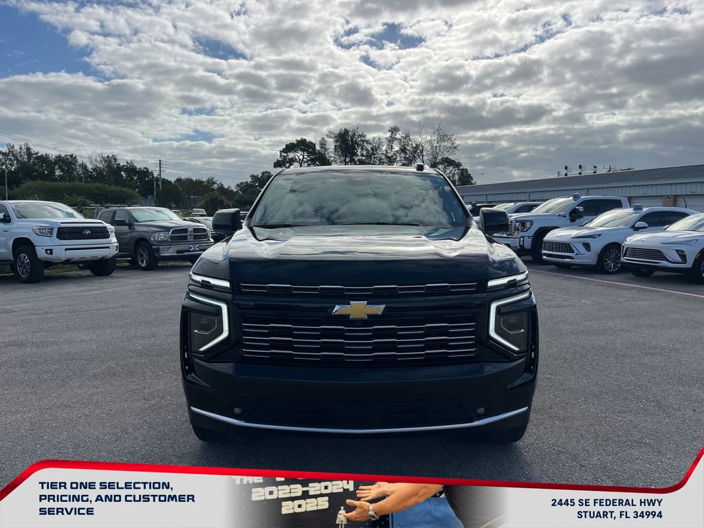 Used 2025 Chevrolet Suburban High Country w/ Sun And Tow Package image 3