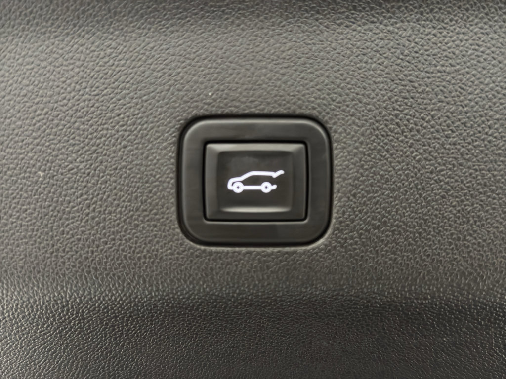 Used 2024 Chevrolet Tahoe High Country AWD/4WD image 25